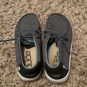 Kids shoes (kids size 1)